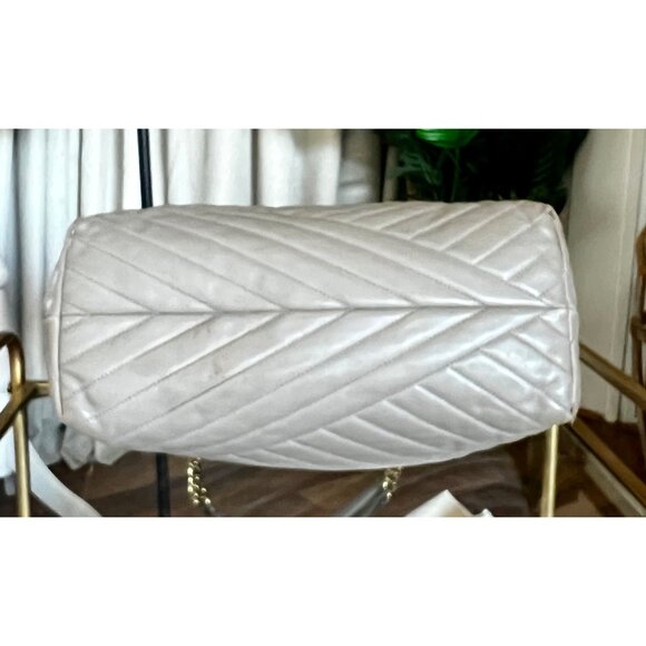 AUTHENTIC TORY BURCH GREY QUILTED LEATHER LARGE KIRA SHOULDER BAG - Picture 6 of 13
